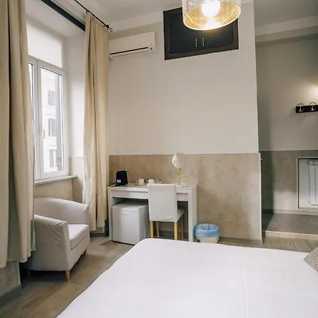 Mirabilia House 4*