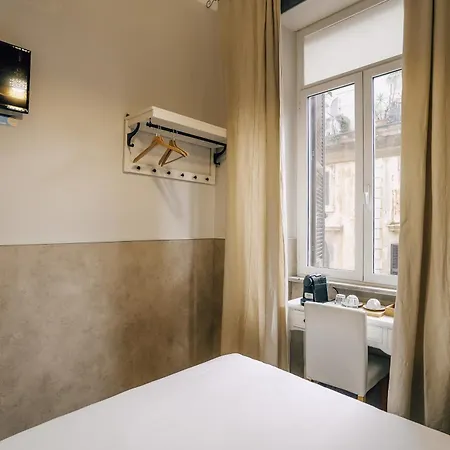 Mirabilia House 4*